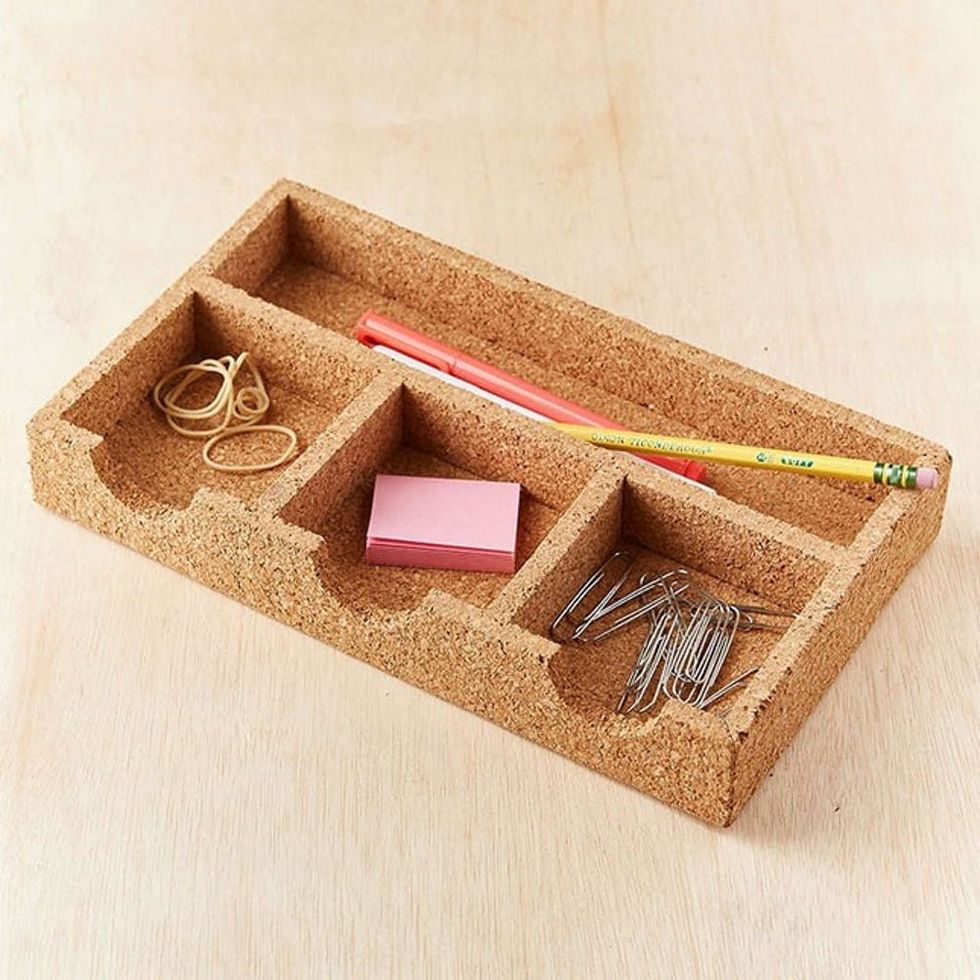 12-cork-organizer