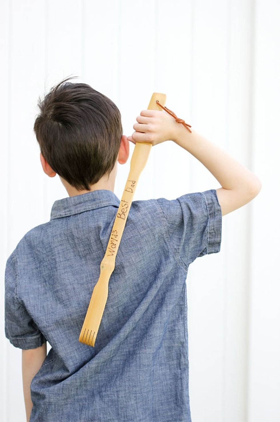 14-diy-fathers-day-gifts-back-scratcher