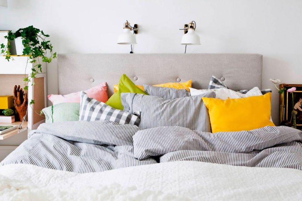 2-Colorful-Bathroom-2