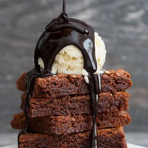 20 Easy Dessert Recipes Made With 3 Ingredients or Less