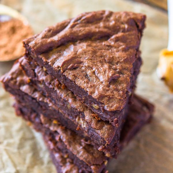 4-Ingredient Fudge Protein Brownies