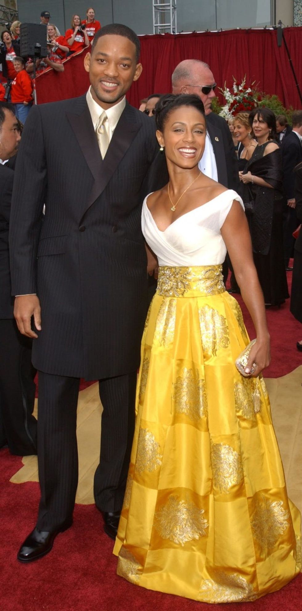 402719 31: Actor Will Smith and his wife actress Jada Pinkett Smith attend the 74th Annual Academy Awards March 24, 2002 at The Kodak Theater in Hollywood, CA. (Photo by Vince Bucci/Getty Images)