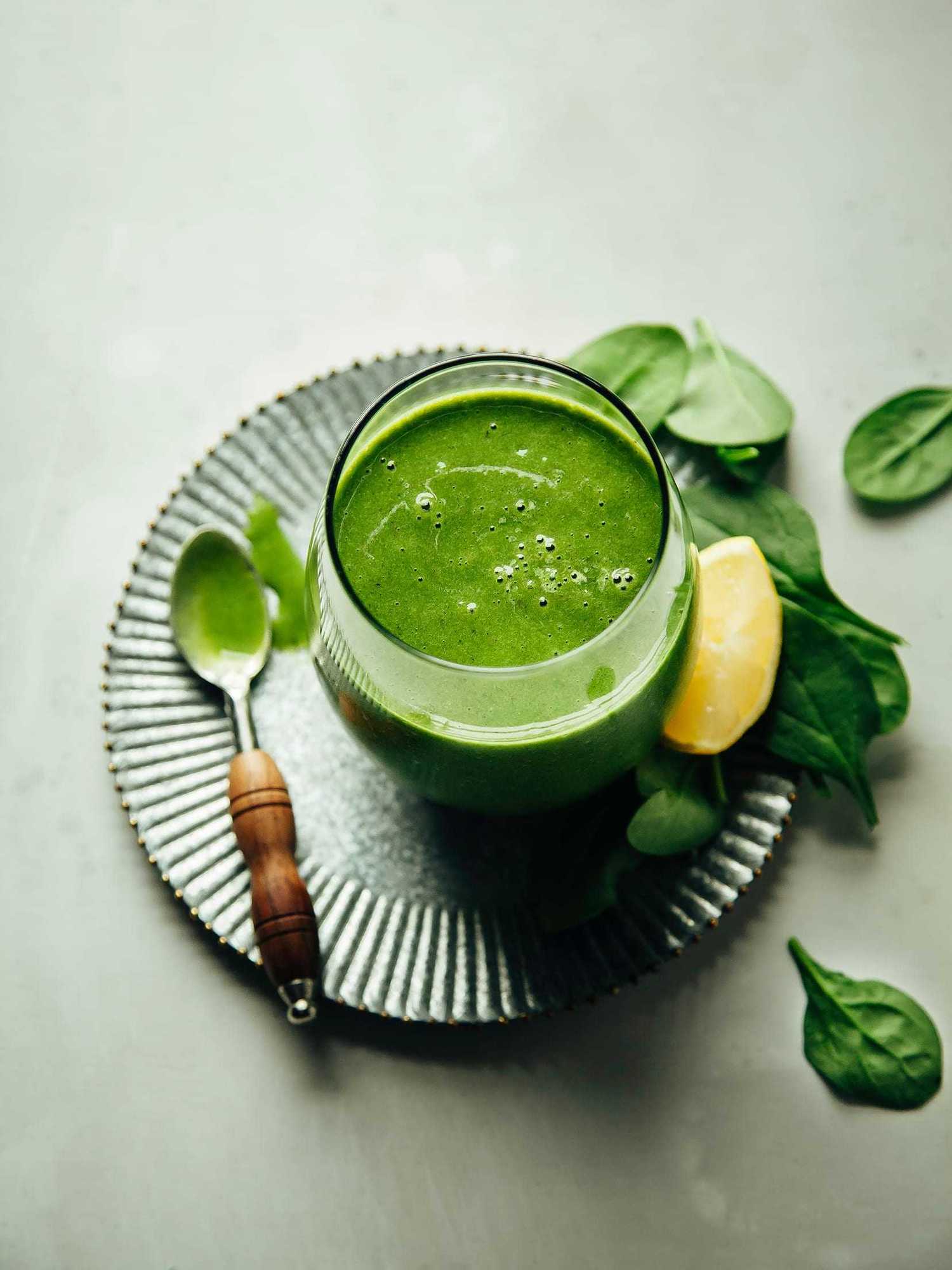 5-Minute Spinach Banana & Ginger Smoothie