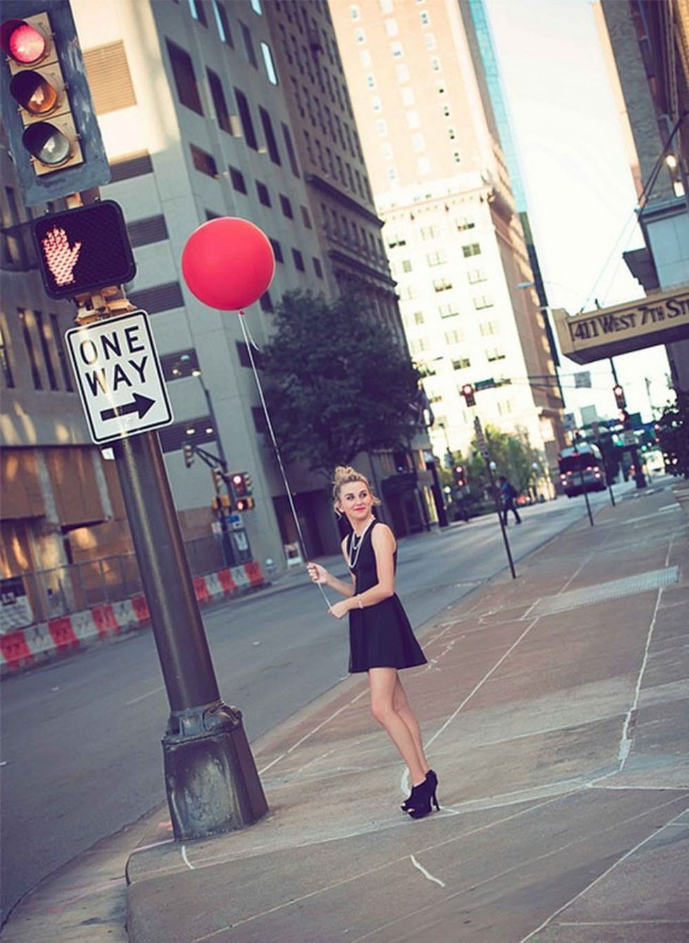 5-senior-pictures-downtown