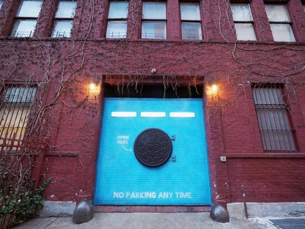 A Portal Into The OREO Wonder Vault Reveals Limited Edition Filled Cupcake Flavored OREO Cookies In NYC