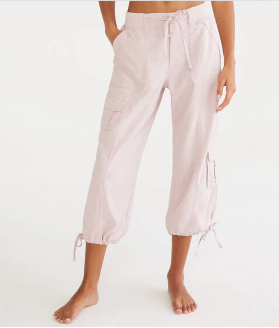 A\u00e9ropostale Mid-Rise Linen Utility Cargo Capris
