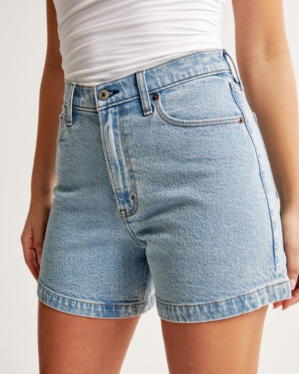 Abercrombie & Fitch Curve Love High Rise Dad Short