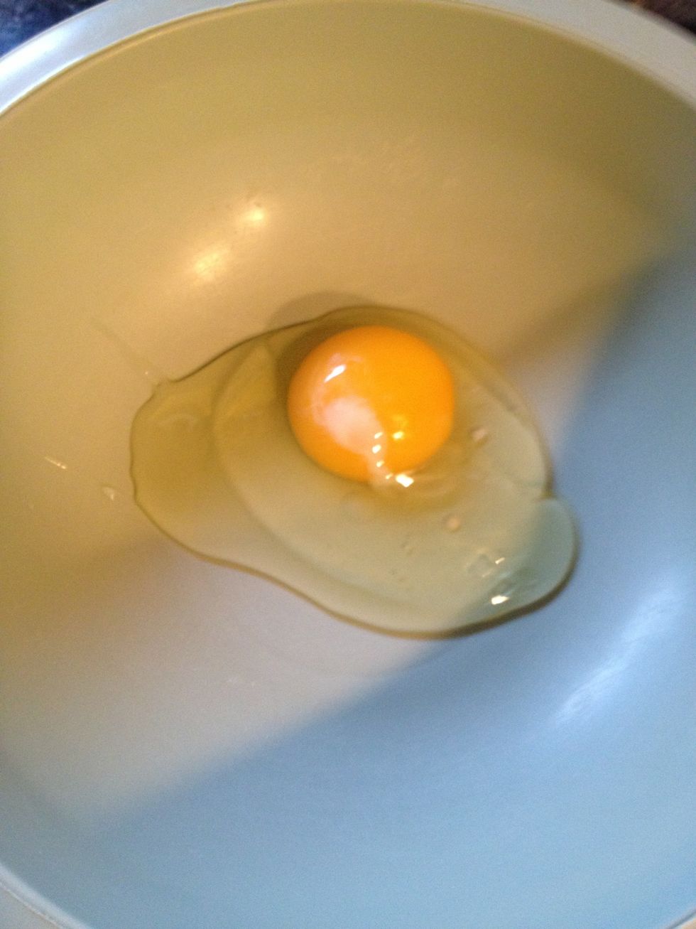 Add the two eggs In a bowl, mix gently. Add the flour , the baking powder and the water and the sazon packet. Taste for salt. It should be tasty.