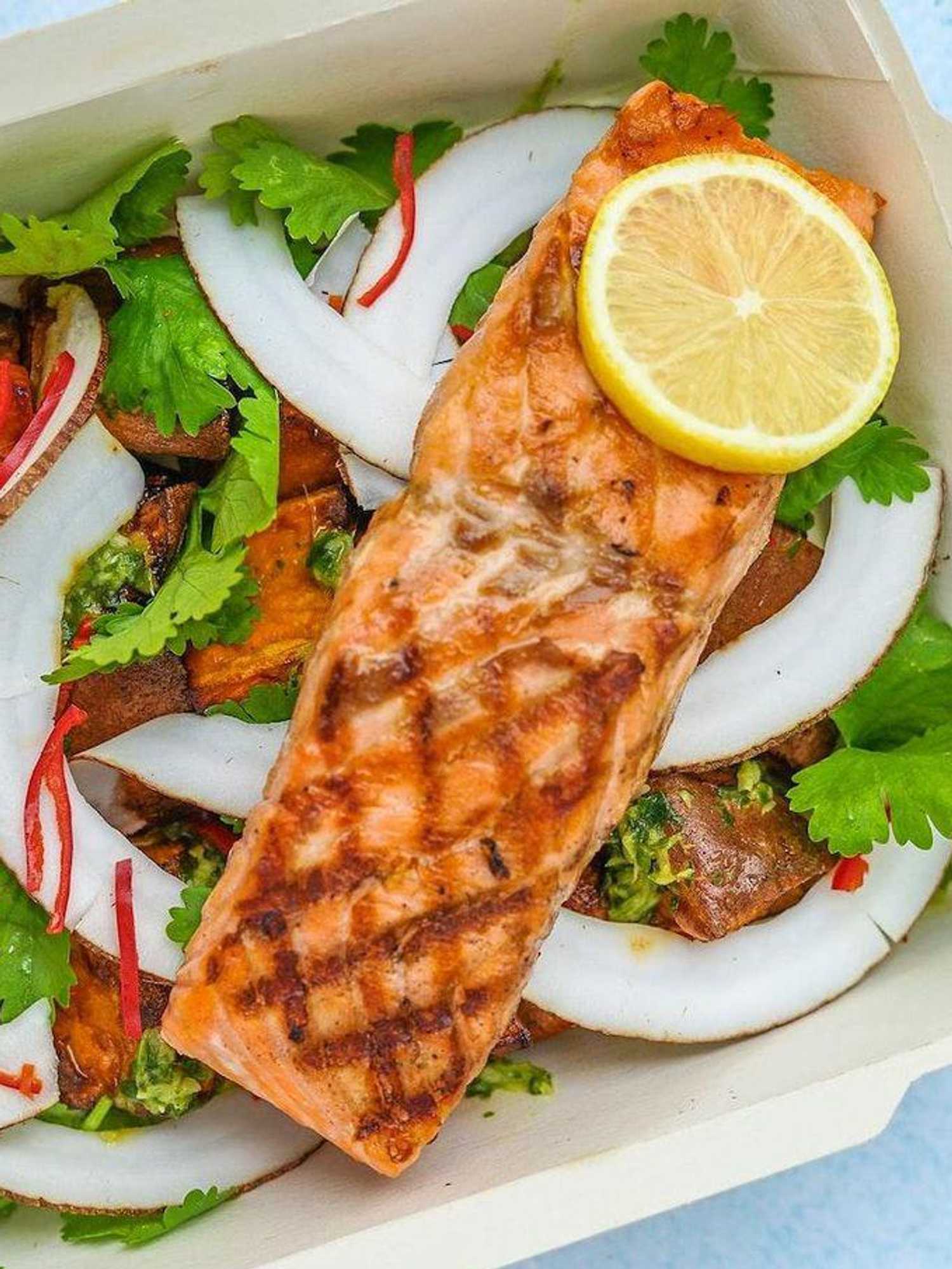 air fryer salmon dinner