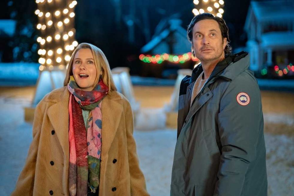 Alicia Silverstone and Wilder Hudson in A Merry Little Ex-Mas on Netflix