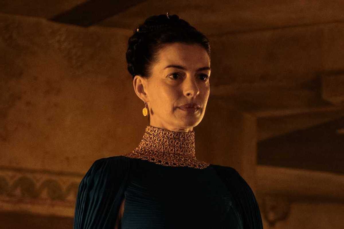 anne hathaway as penelope