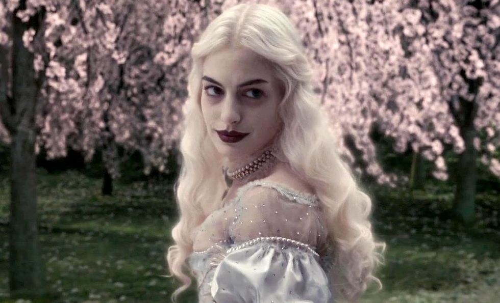 Anne Hathaway in Alice in Wonderland