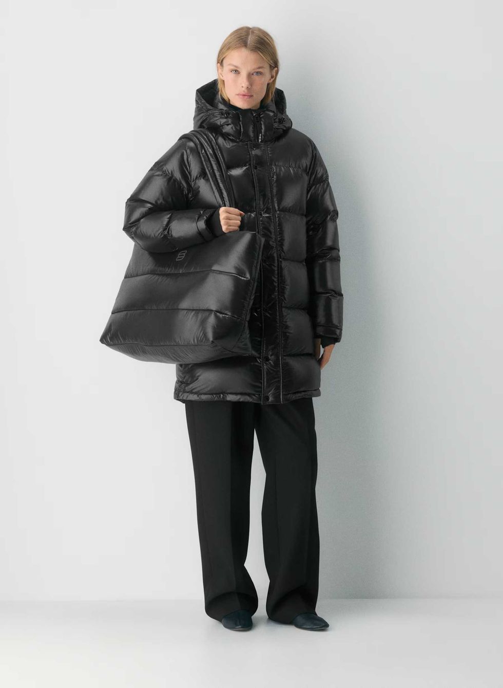 Aritzia Hi-Gloss French Satin Puffer Tote Bag