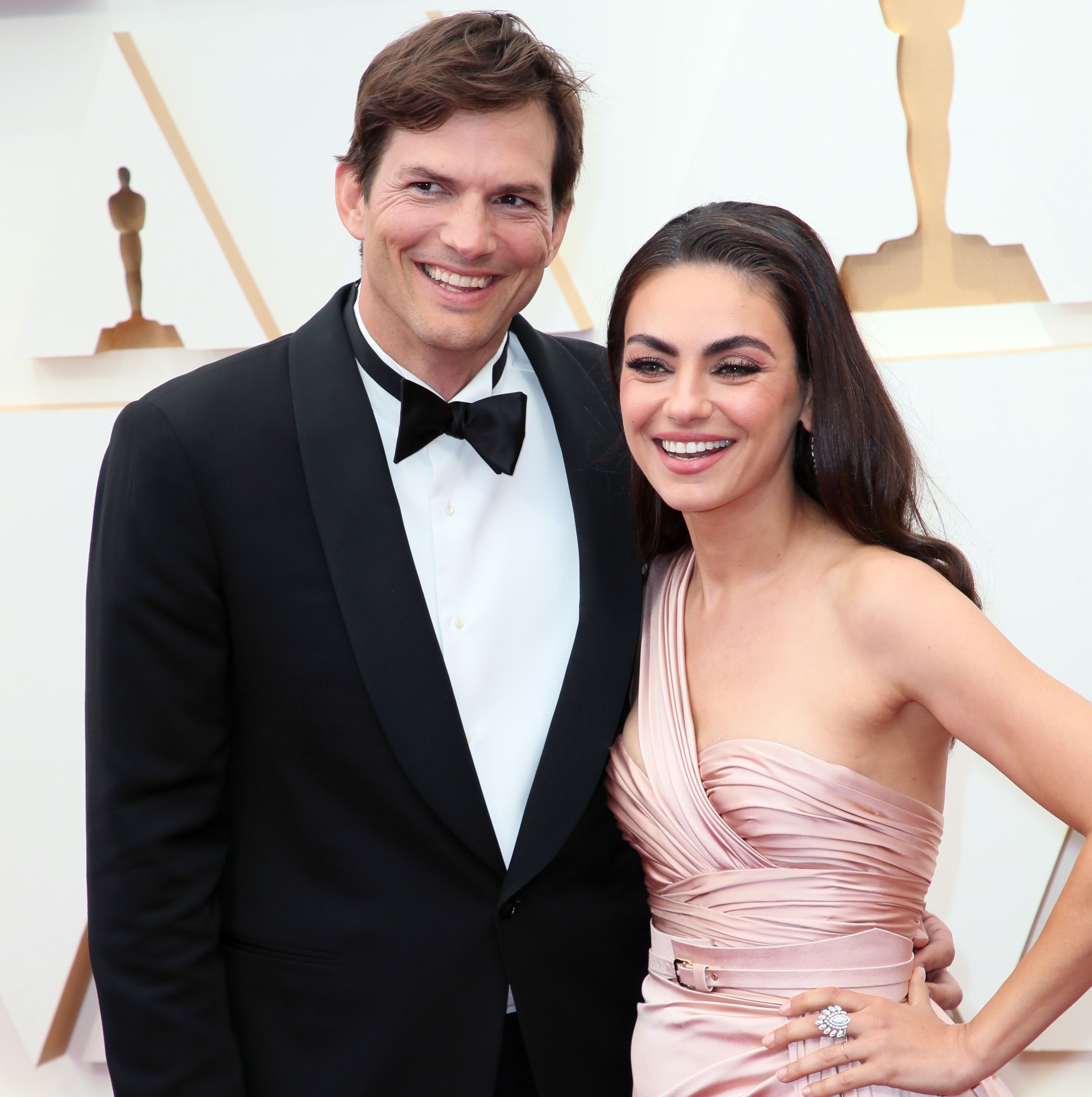 ashton kutcher mila kunis