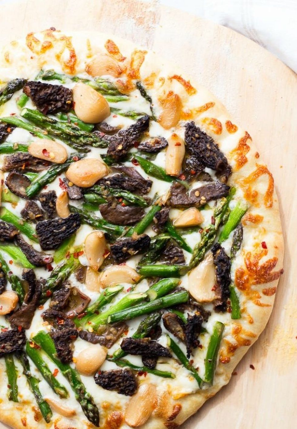 Asparagus and Morel Pizza With Garlic Confit