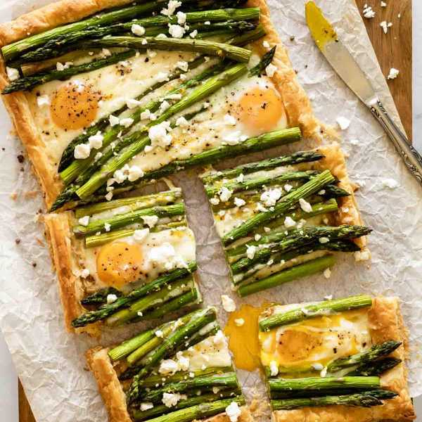 Asparagus Puff Pastry Tart With Eggs and Feta