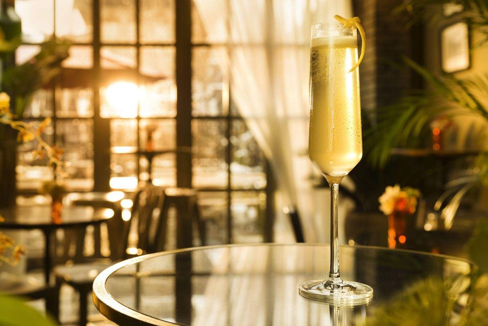 BACARD\u00cd Airmail