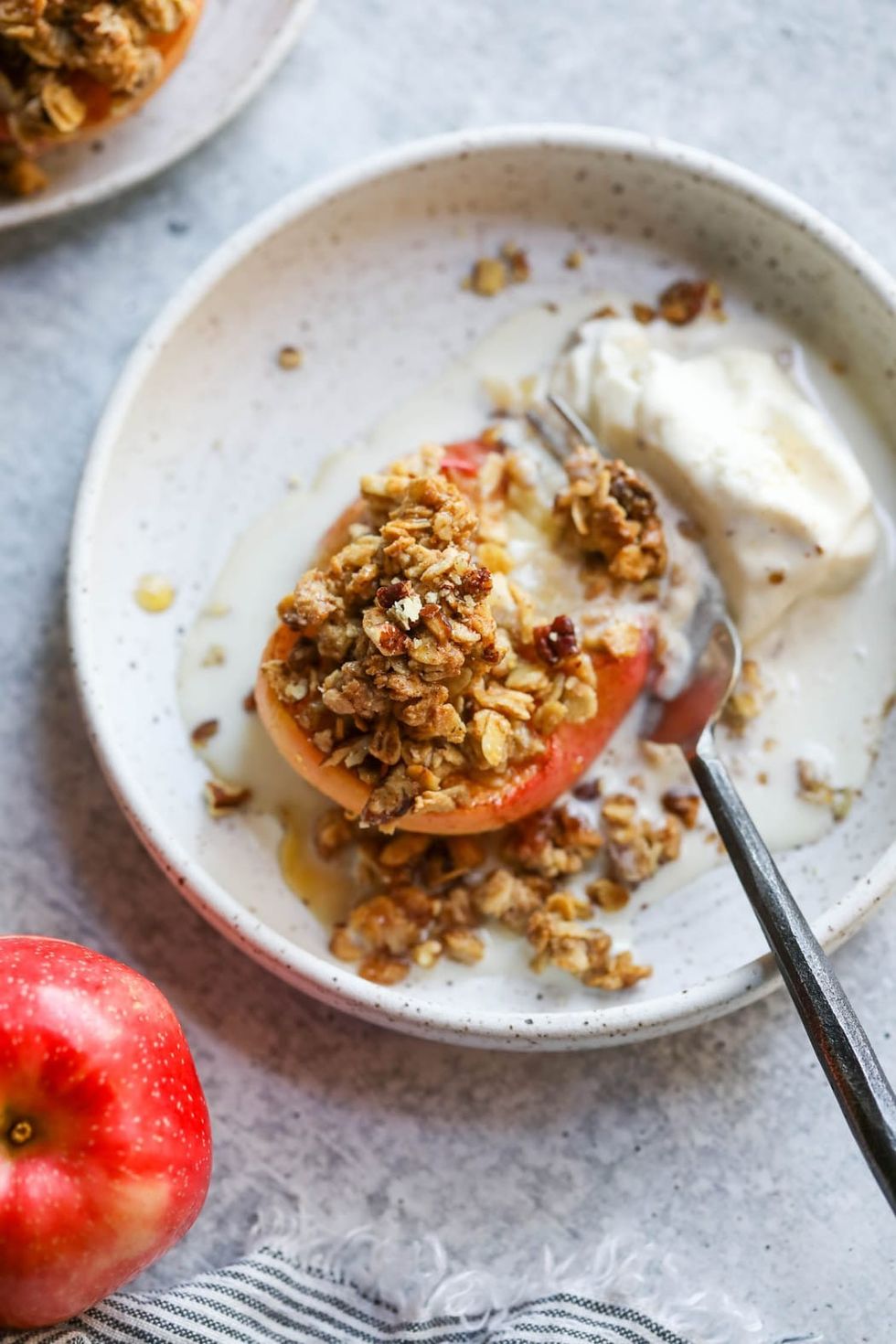 Baked Apples with Crumb Topping