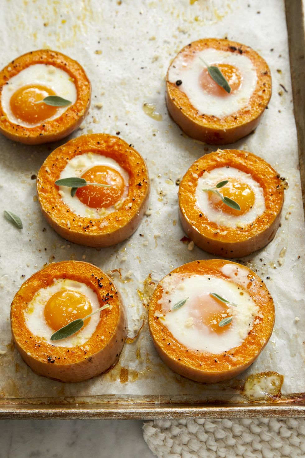 Baked Eggs in Butternut Squash Rings