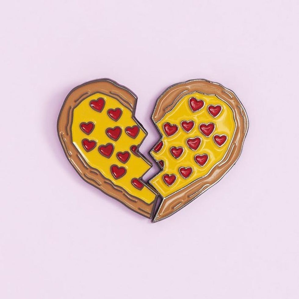 bando-gpu16-pizzaheart-pin-01