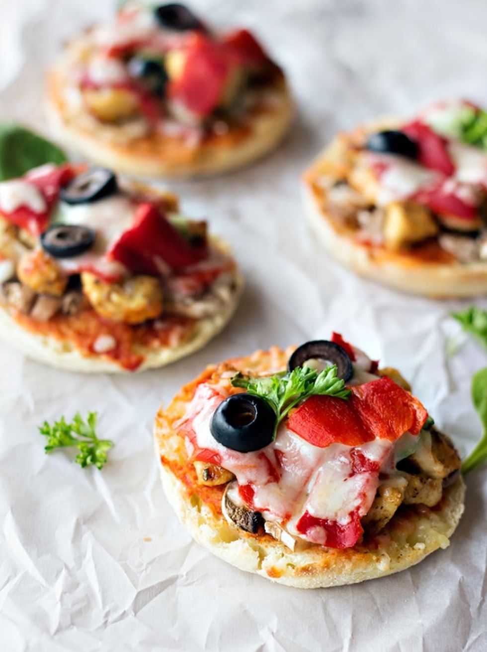 barbecue-chicken-english-muffin-pizza