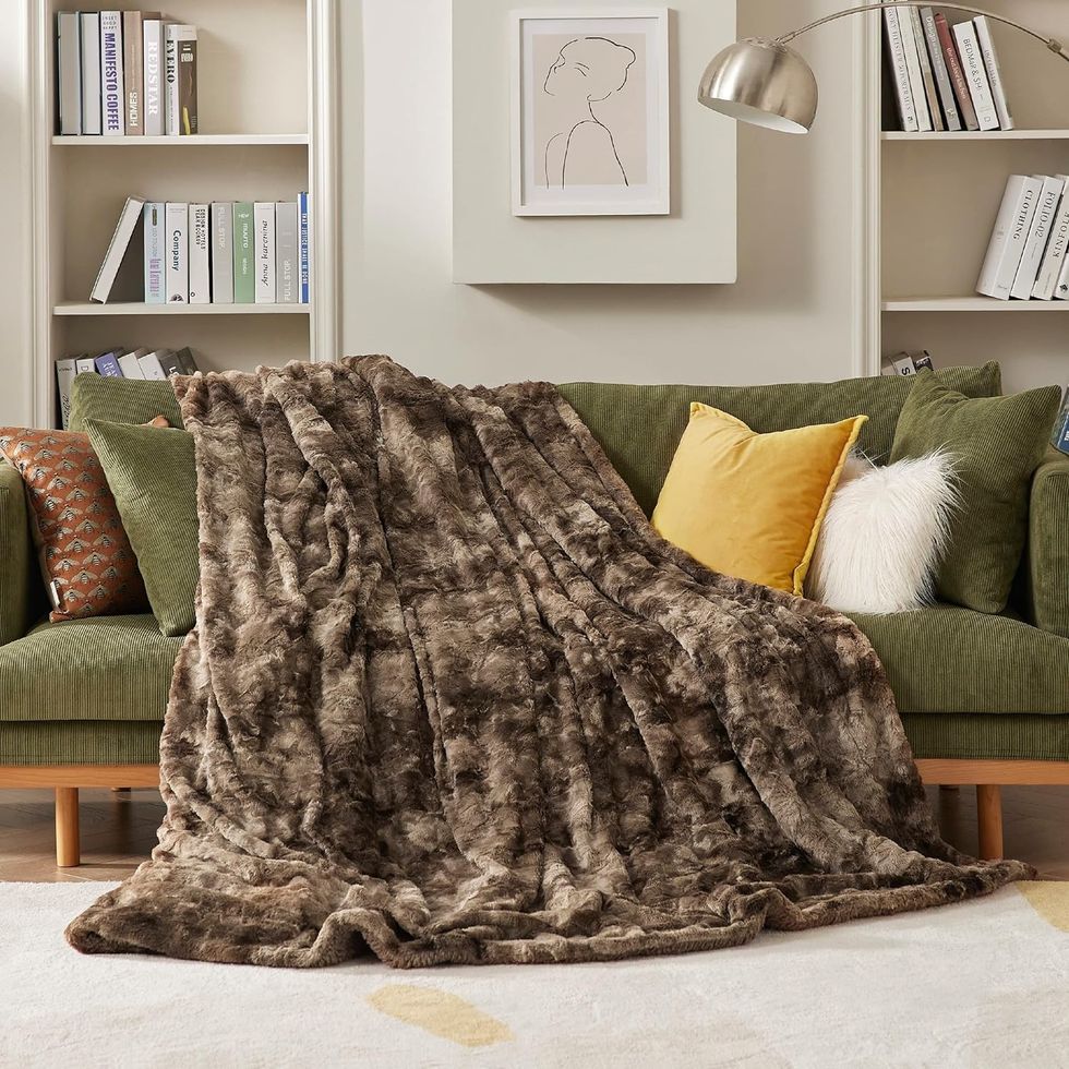 Bedsure Fuzzy King Size Blanket