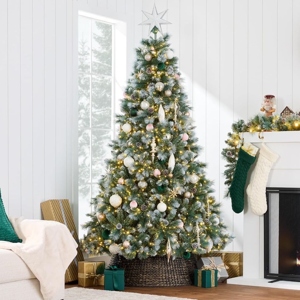 Best Choice Products 6-Foot Pre-Lit Scotch Pine Christmas Tree