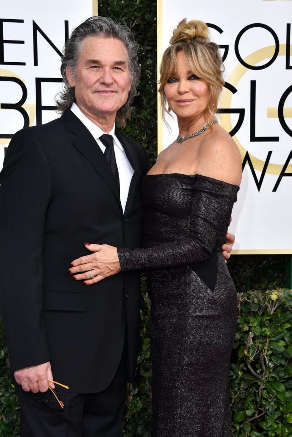 BEVERLY HILLS, CA - JANUARY 08: Actor Kurt Russell (L) and actress Goldie Hawn attend the 74th Annual Golden Globe Awards at The Beverly Hilton Hotel on January 8, 2017 in Beverly Hills, California. (Photo by Steve Granitz/WireImage)
