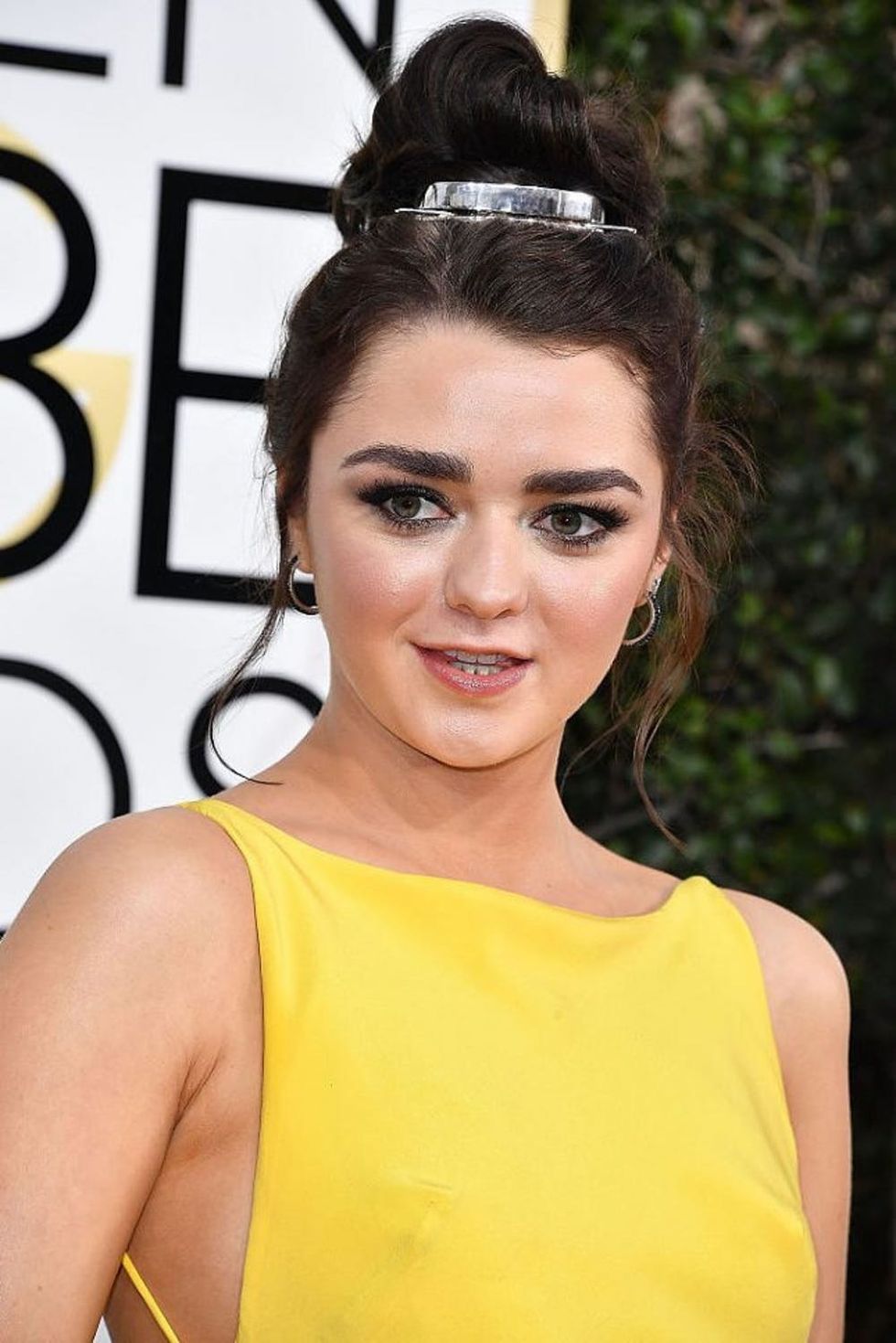 BEVERLY HILLS, CA - JANUARY 08: Maisie Williams arrives at the 74th Annual Golden Globe Awards at The Beverly Hilton Hotel on January 8, 2017 in Beverly Hills, California. (Photo by Steve Granitz/WireImage)