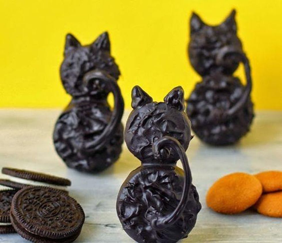 black cat cookies