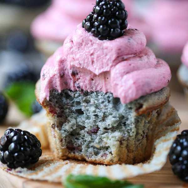 Blackberry Cupcakes With Blackberry Buttercream