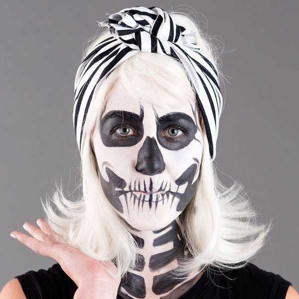 Bombshell Skeleton Halloween makeup look