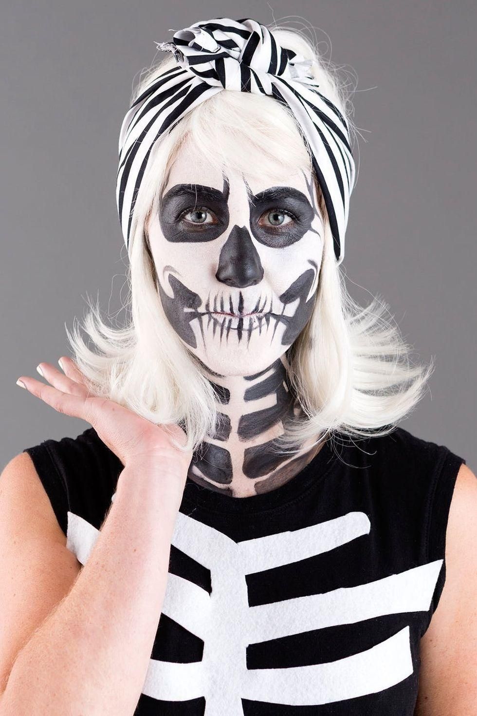 Bombshell Skeleton Halloween makeup look