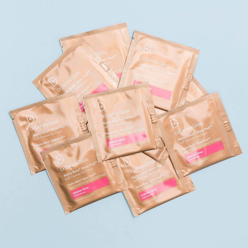 brown and pink Dr Dennis Gross Alpha Beta Glow Pad Self Tanner