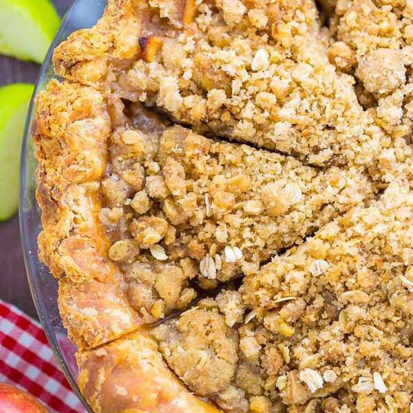 Brown Butter Oatmeal Crumb Apple Pie