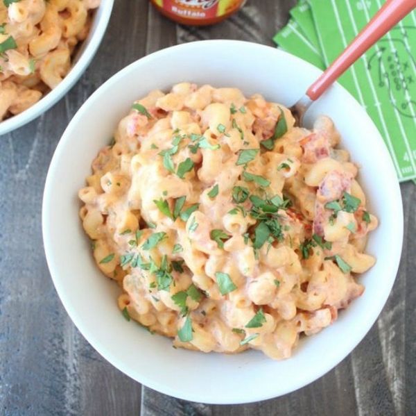 Buffalo CrockPot Mac and Cheese with some parsley decorating it