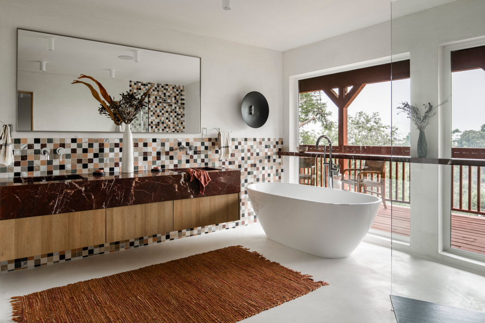 burgundy bathroom accents