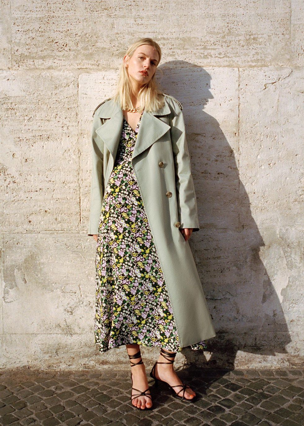 Buttoned V-Cut Midi Dress