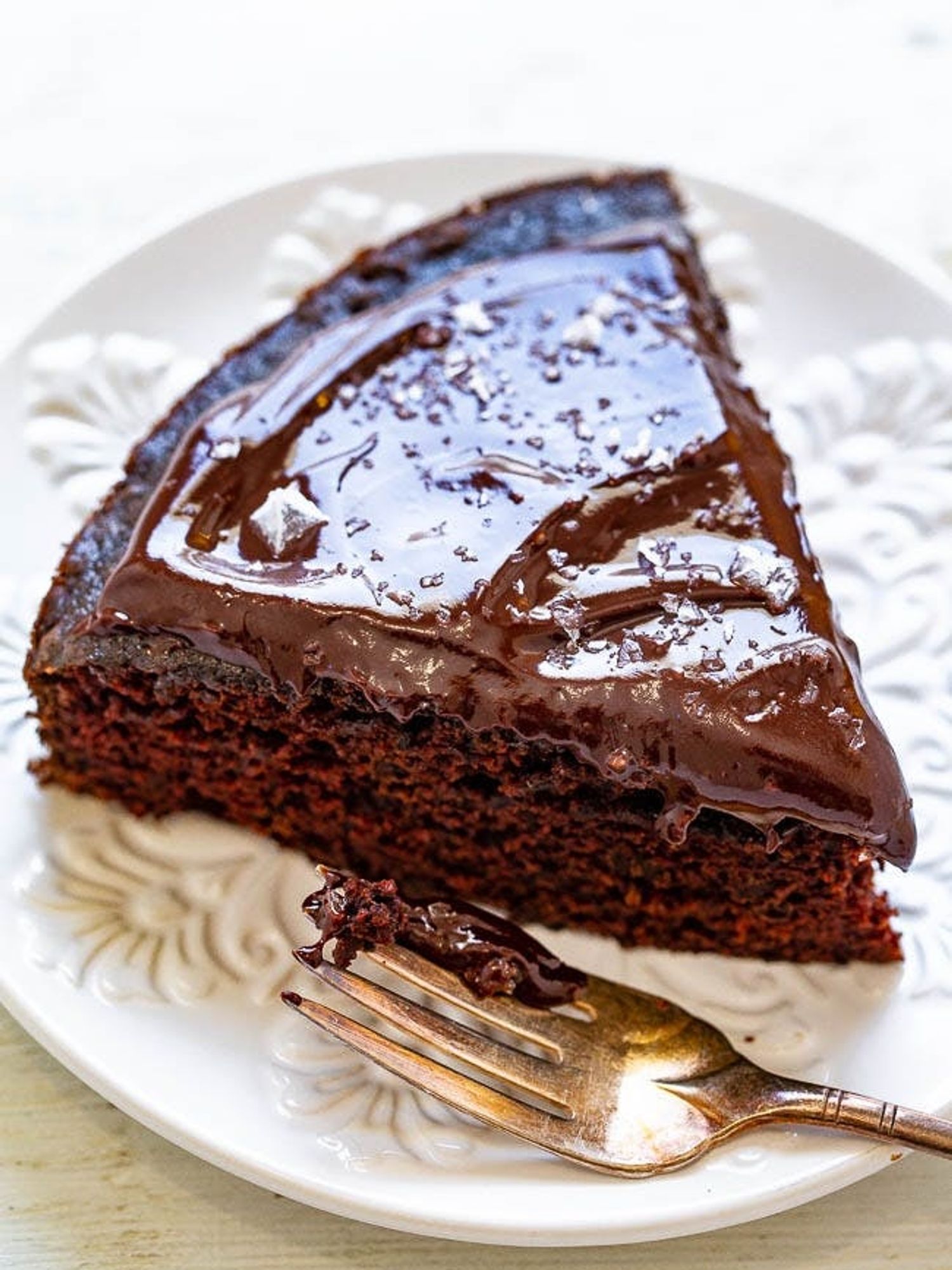Cabernet Chocolate Cake With Chocolate Ganache and Sea Salt Crock-Pot Desserts