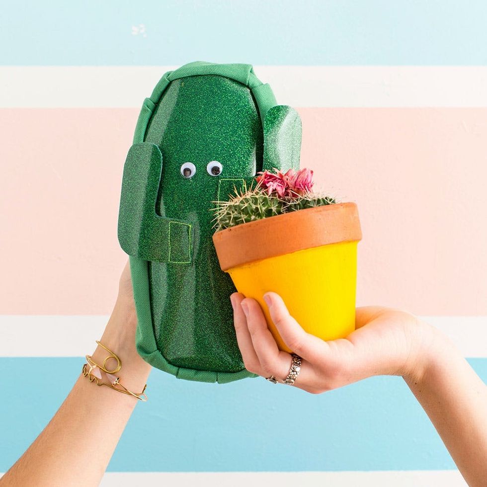 Cactus_Makeup_Bag_22