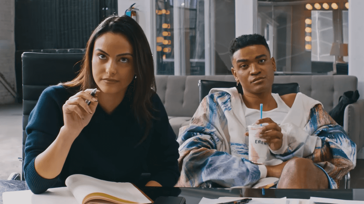 camila mendes idiotka