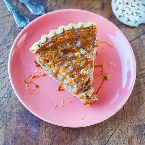 Caramel Apple Crumble Pie