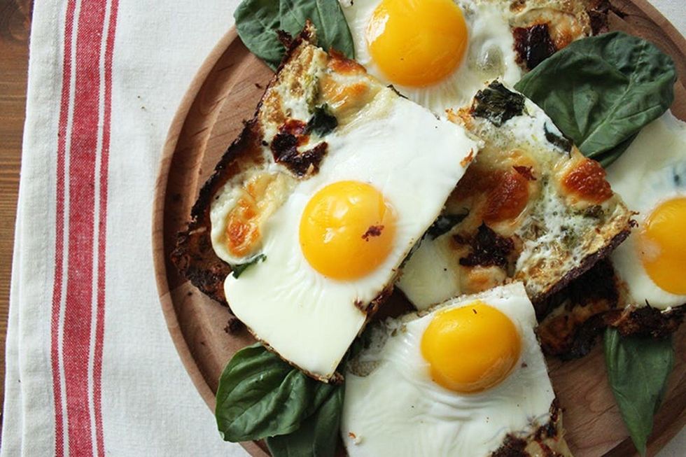 Cauliflower Crust Breakfast Pizza