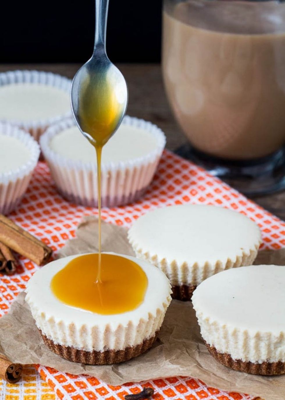 Chai Latte Mini Cheesecakes no bake easy thanksgiving desserts