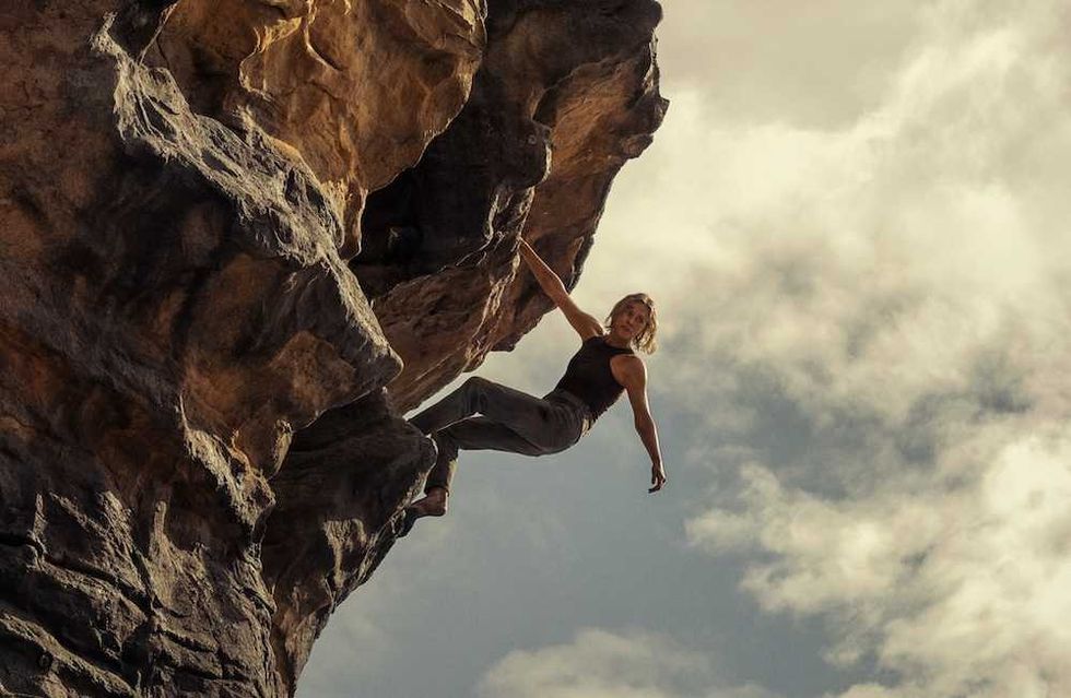 Charlize Theron in APEX on Netflix