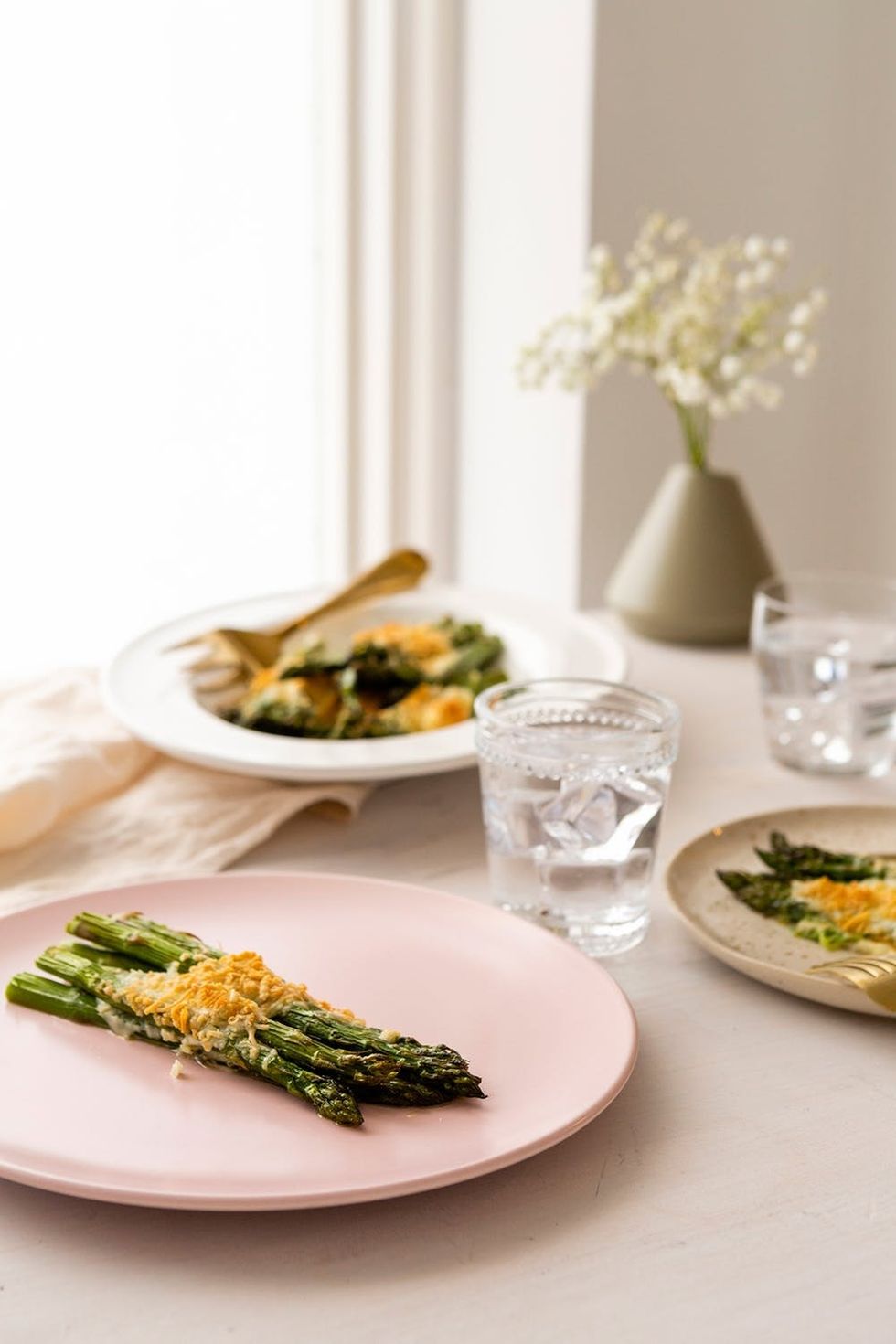 Cheesy Garlic Roasted Asparagus