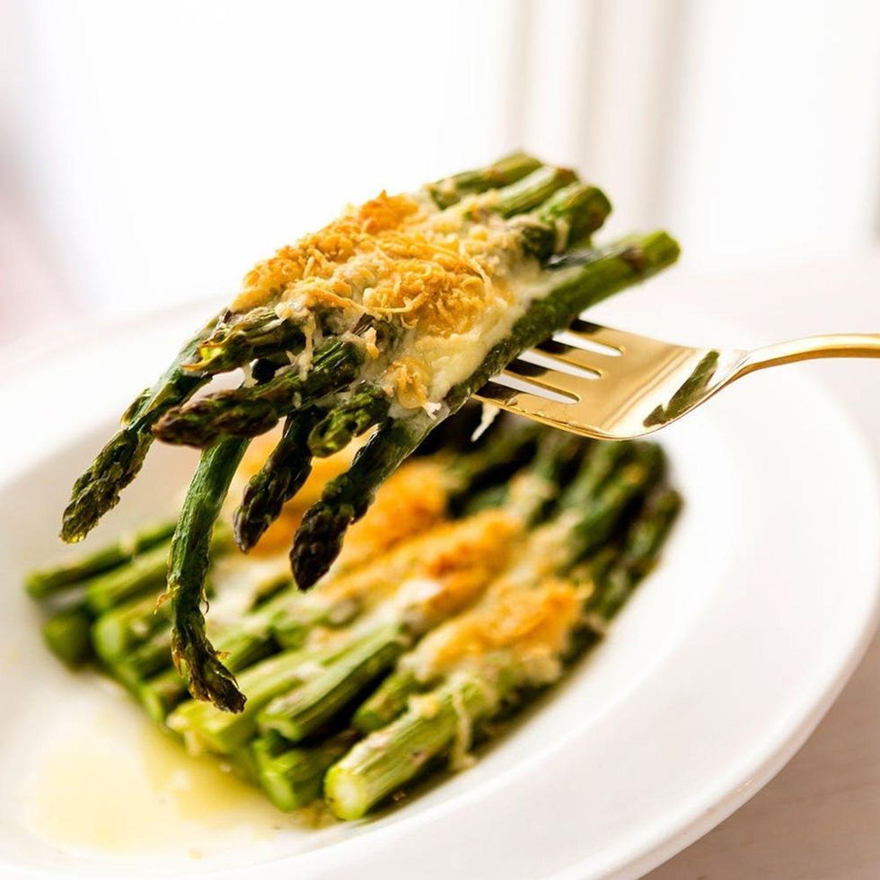 Cheesy, Garlic-Roasted Asparagus