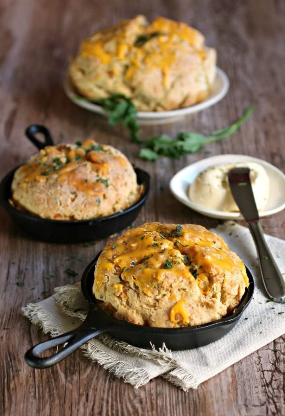 cheesy-skillet-irish-soda-bread