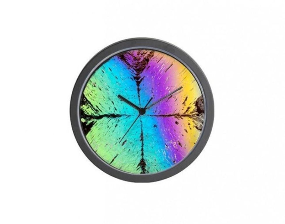 chiastolite_section_wall_clock