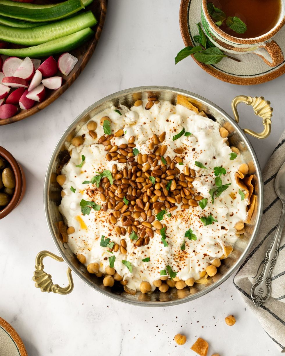 Chickpea Fatteh (Fatteh Hummus)